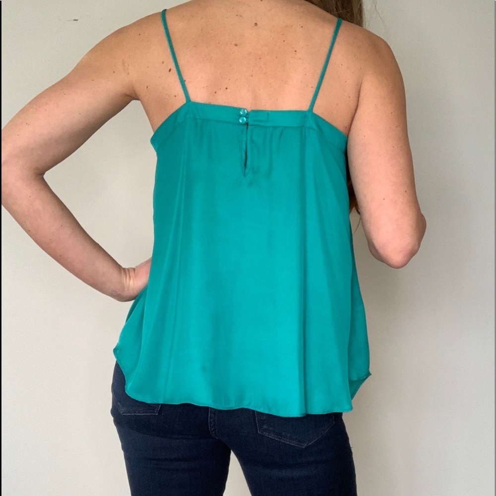 Gibson Green Ruffle Top - Picture 3 of 7
